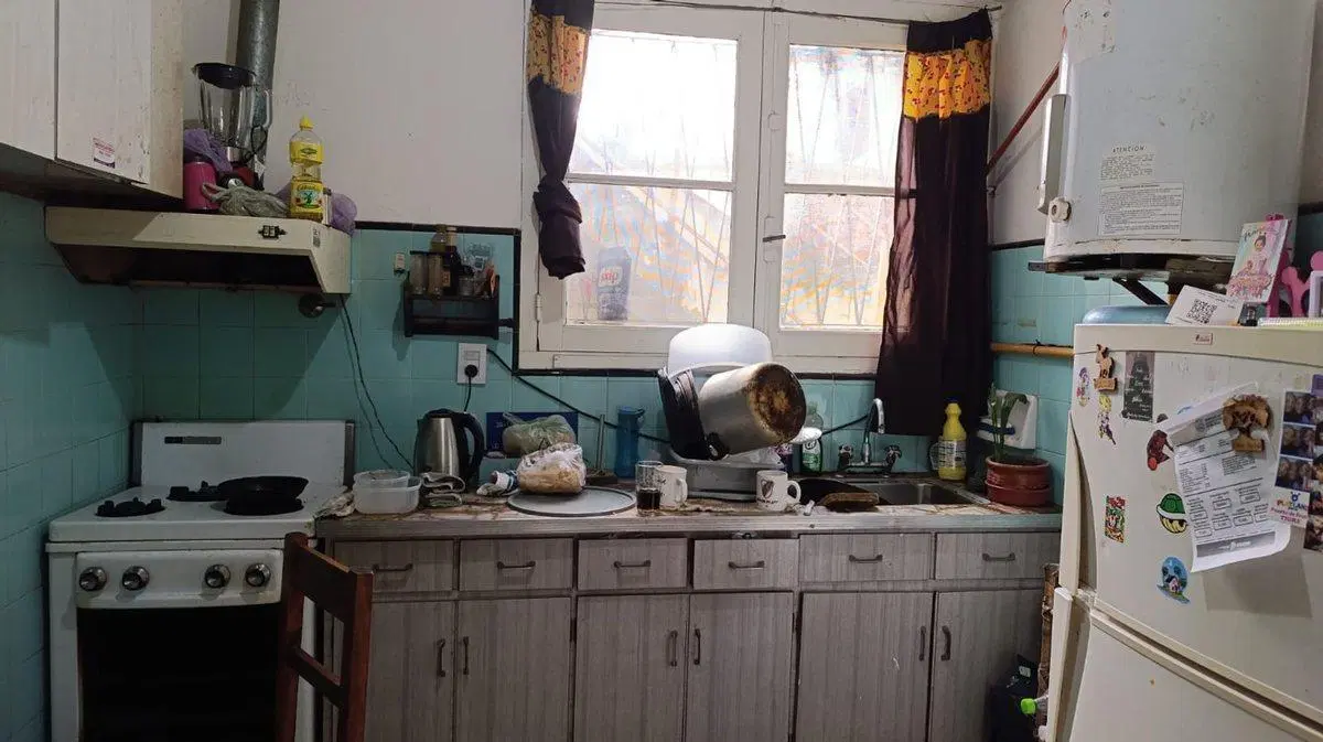 VENTA CASA 3 AMB. CON LOCAL EN PABLO PODESTA 5