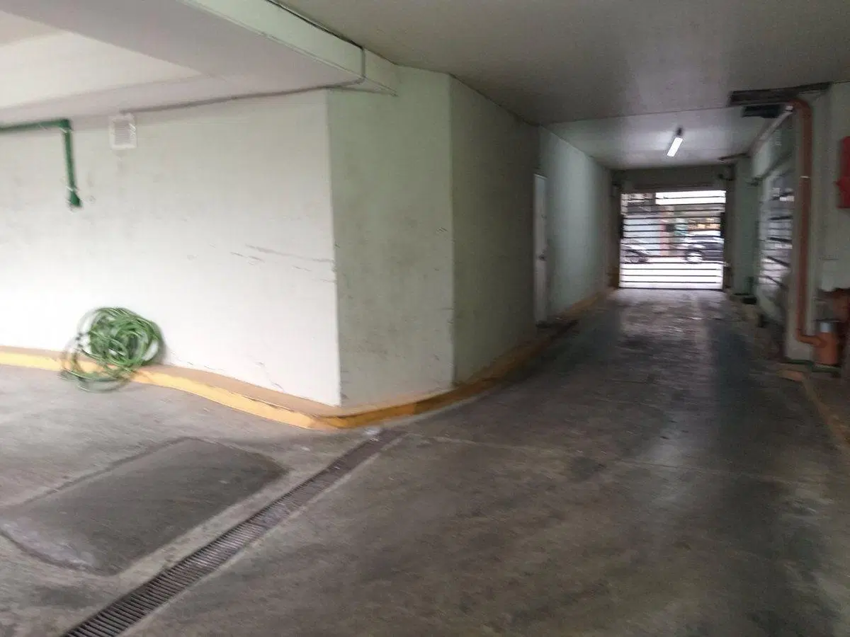 VENTA COCHERA CUBIERTA - VILLA BALLESTER 4