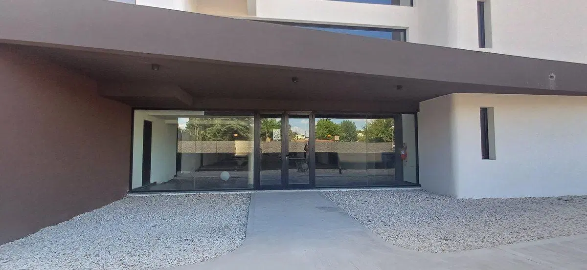 VENTA MONOAMBIENTE HURLINGHAN PATIO PROPIO YPILETA 3