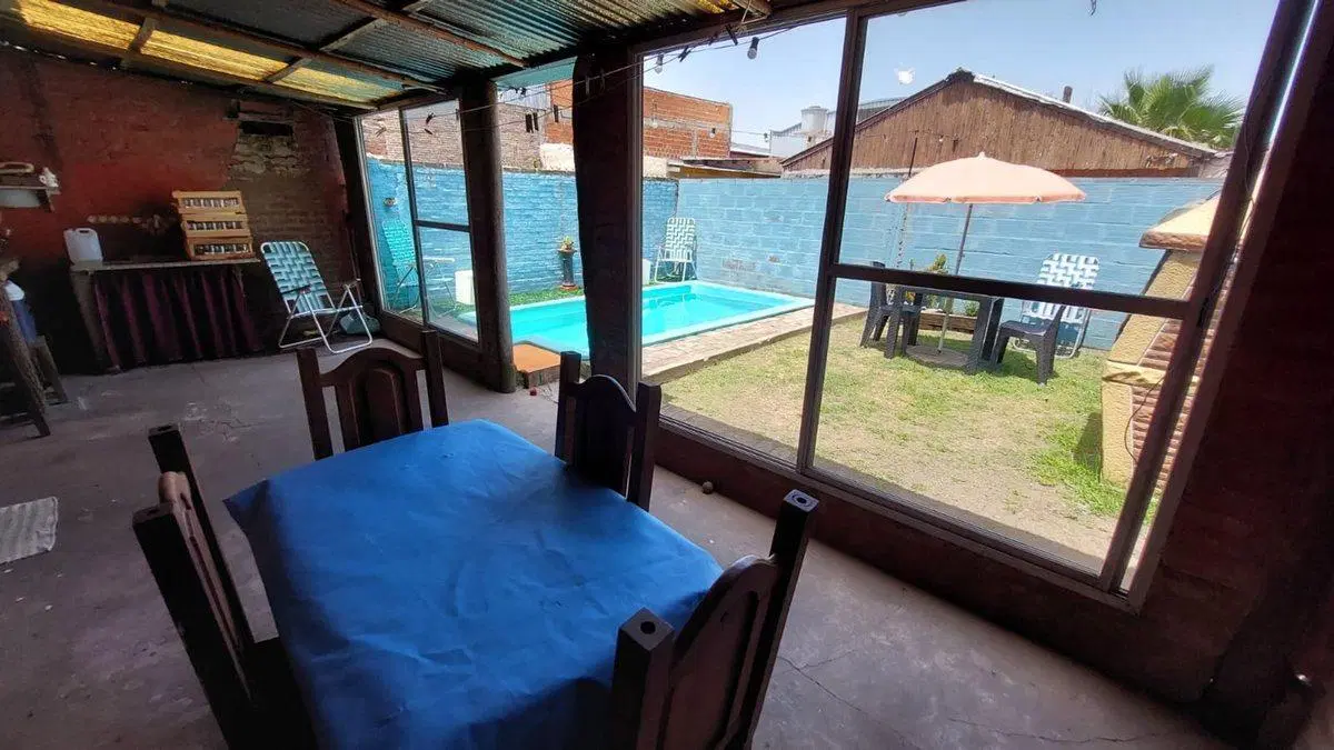 VENTA CASA CON  PILETA- MERLO- ACEPTA PERMUTA 8