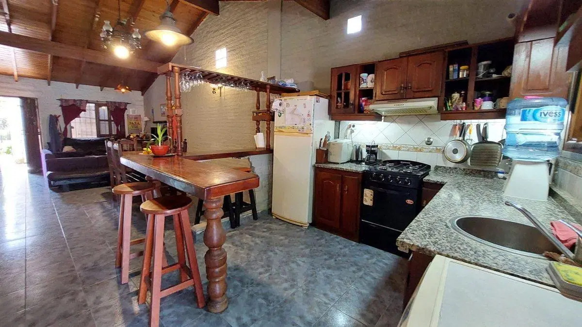 VENTA CASA CON  PILETA- MERLO- ACEPTA PERMUTA 2