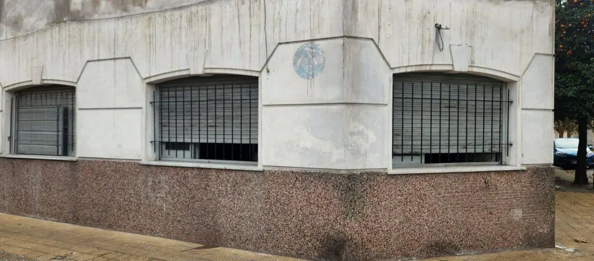 VENTA CASA EN ESQUINA 4 AMB+DEPTO 3 AMB CIUDADELA 3