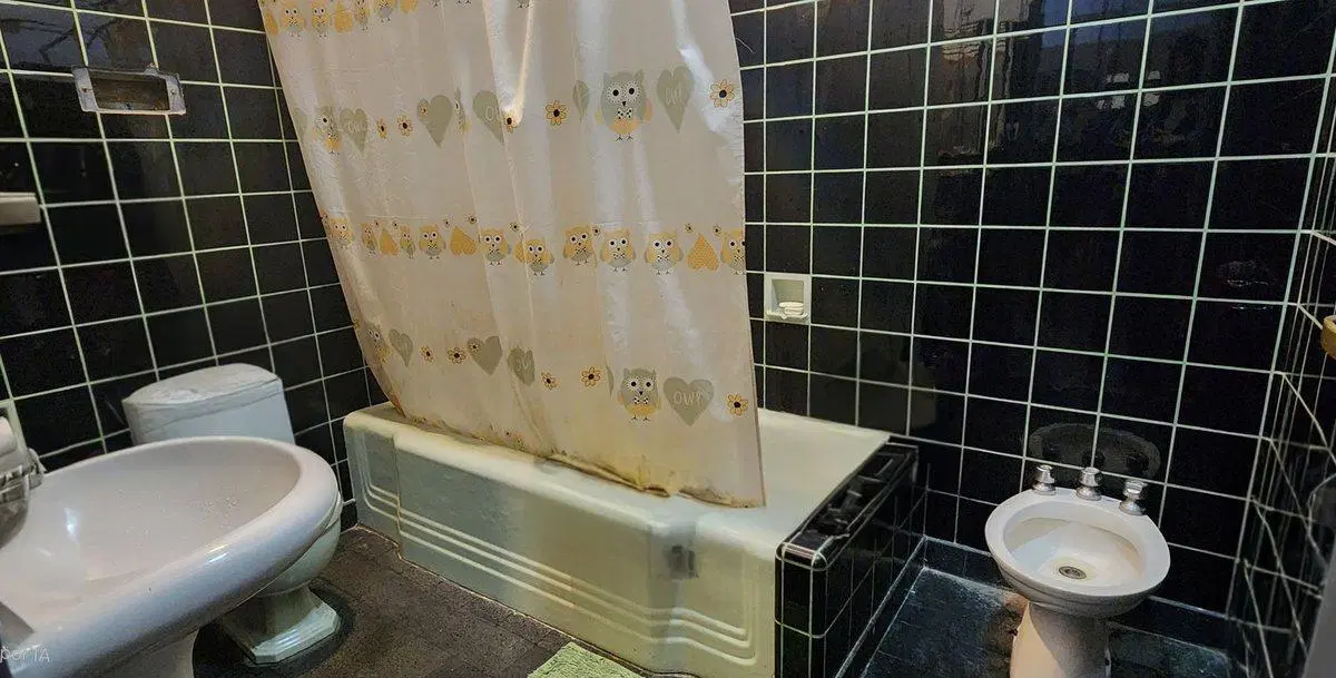 VENTA CASA EN ESQUINA 4 AMB+DEPTO 3 AMB CIUDADELA 2