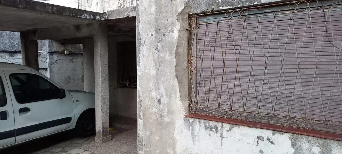 Venta PH al Frente Tipo Casa Castelar Sur ing indp 4