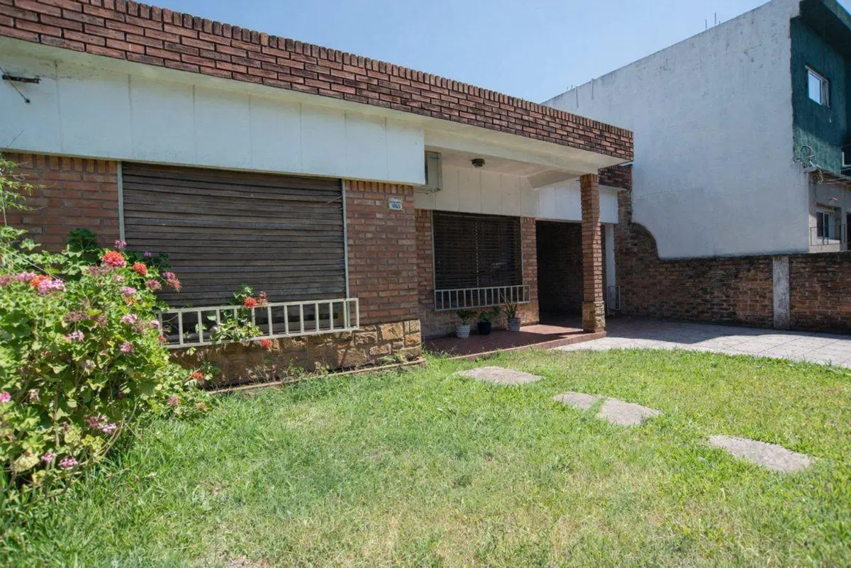 VENTA CASA 3 AMB + DEPARTAMENTO 3 AMB PATIO COCHER 4