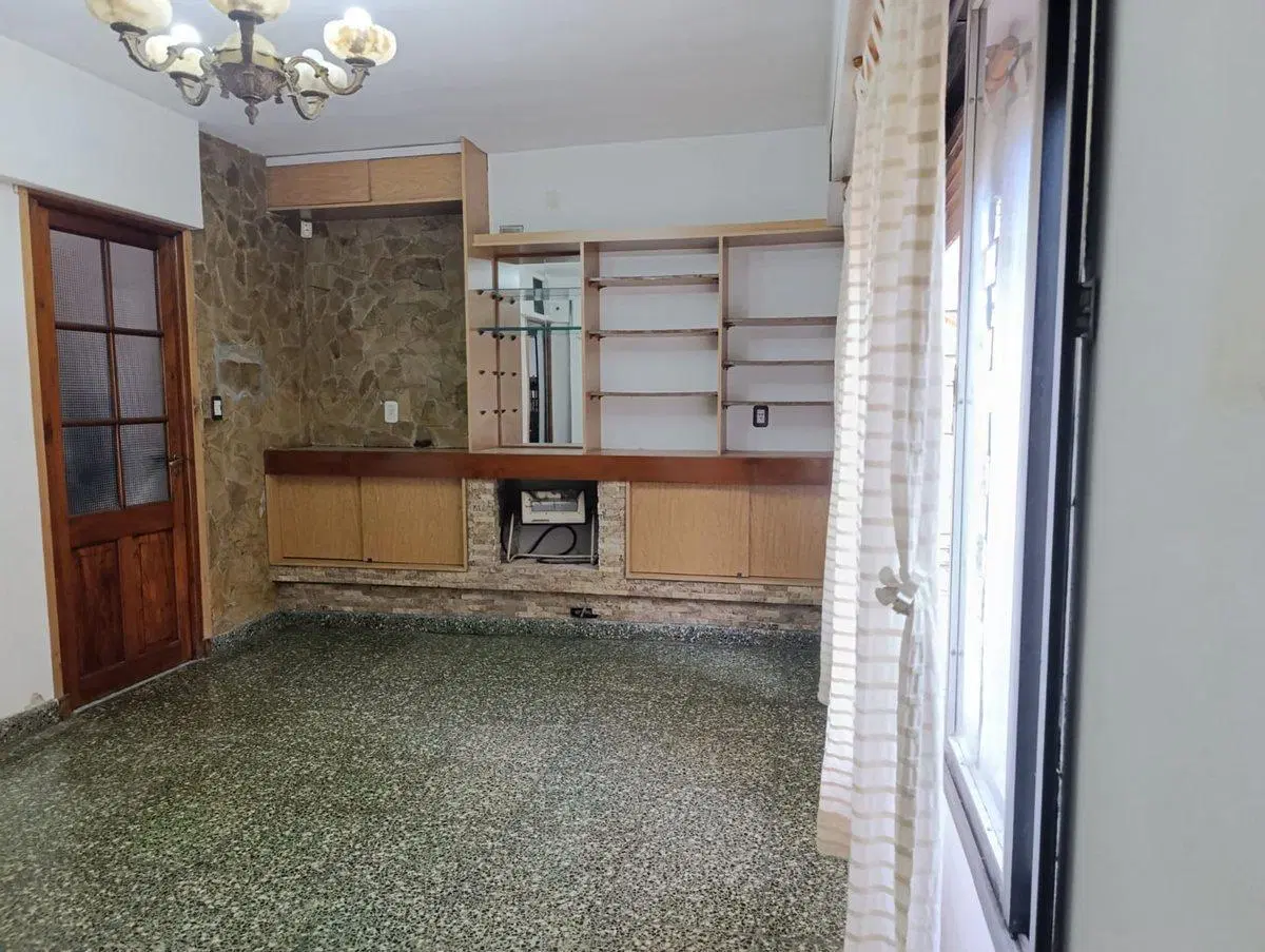 VENTA CASA 3 AMB MORON SUR COCHERA 2