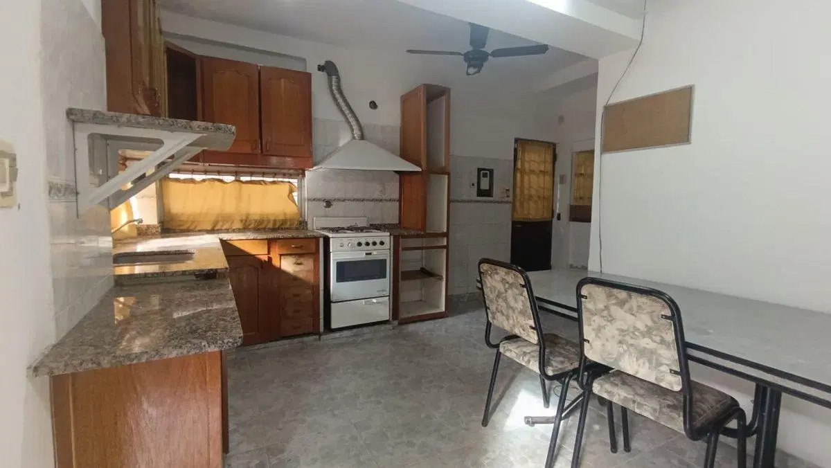 VENTA CASA 3 AMB MORON SUR COCHERA 4