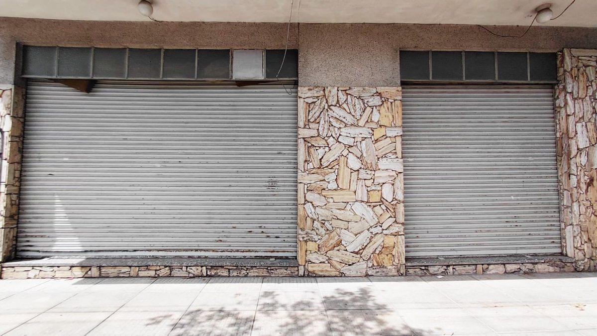 CASA 6 AMB EN MORON VENTA + LOCAL APTA CREDITO