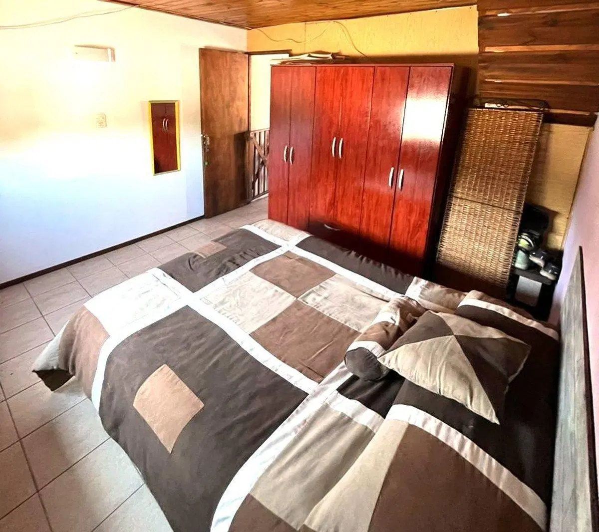 VENTA PH CASTELAR CON COCHERA 8