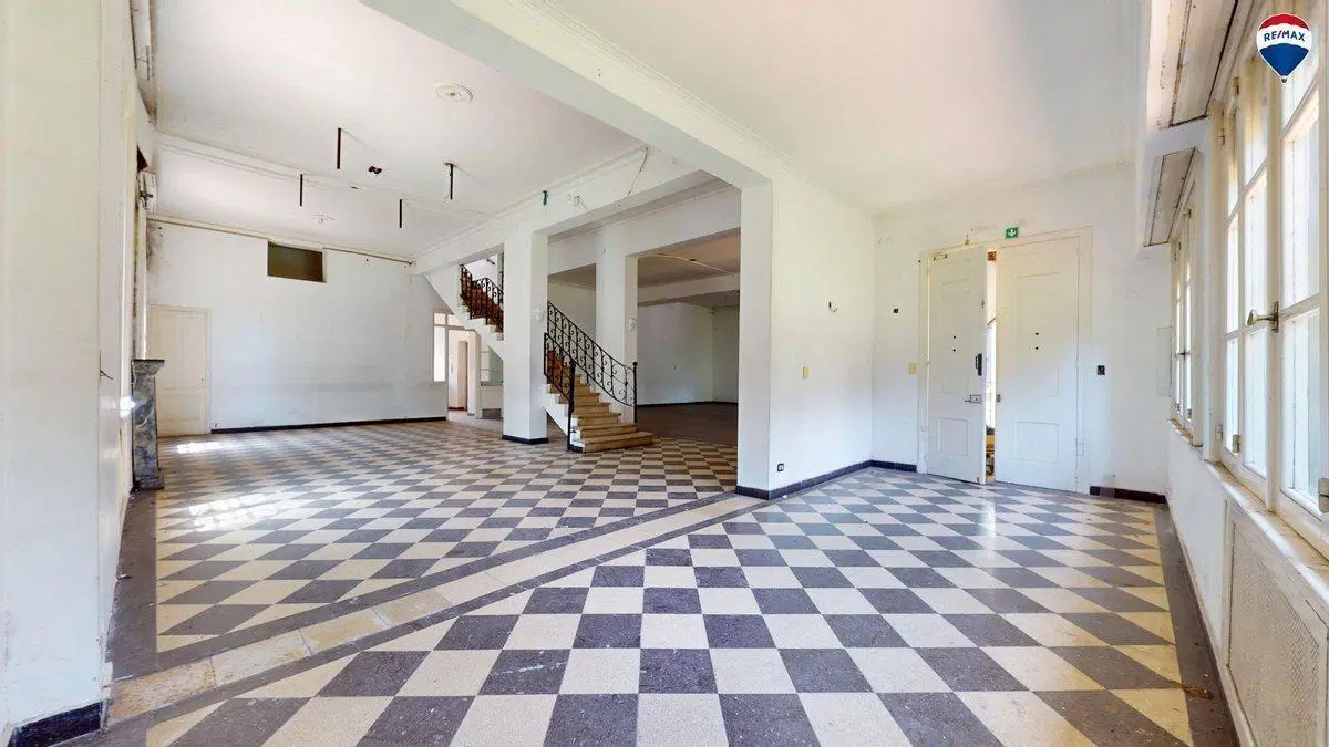 CASA EN VENTA 5 AMBIENTES CASTELAR NORTE 2
