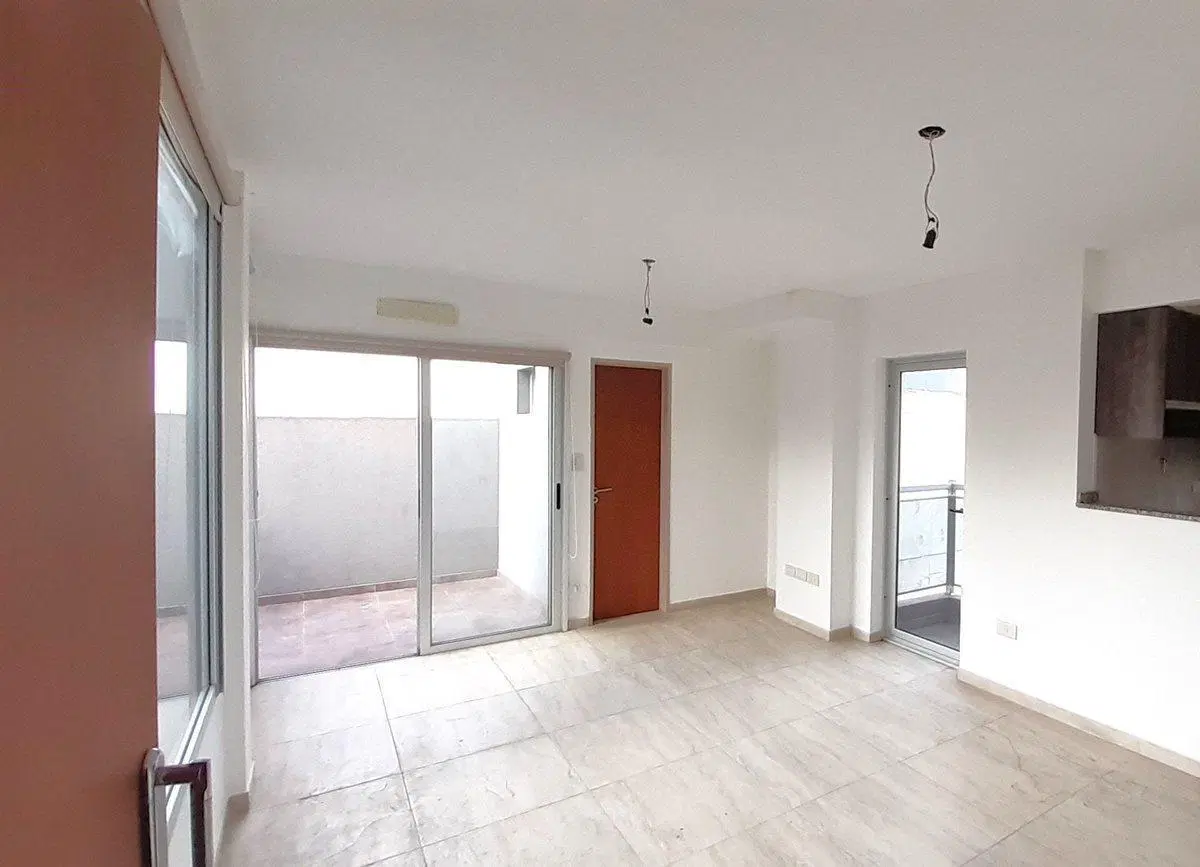 MONOAMBIENTE VENTA MORÓN BALCÓN ATERRAZADO 3