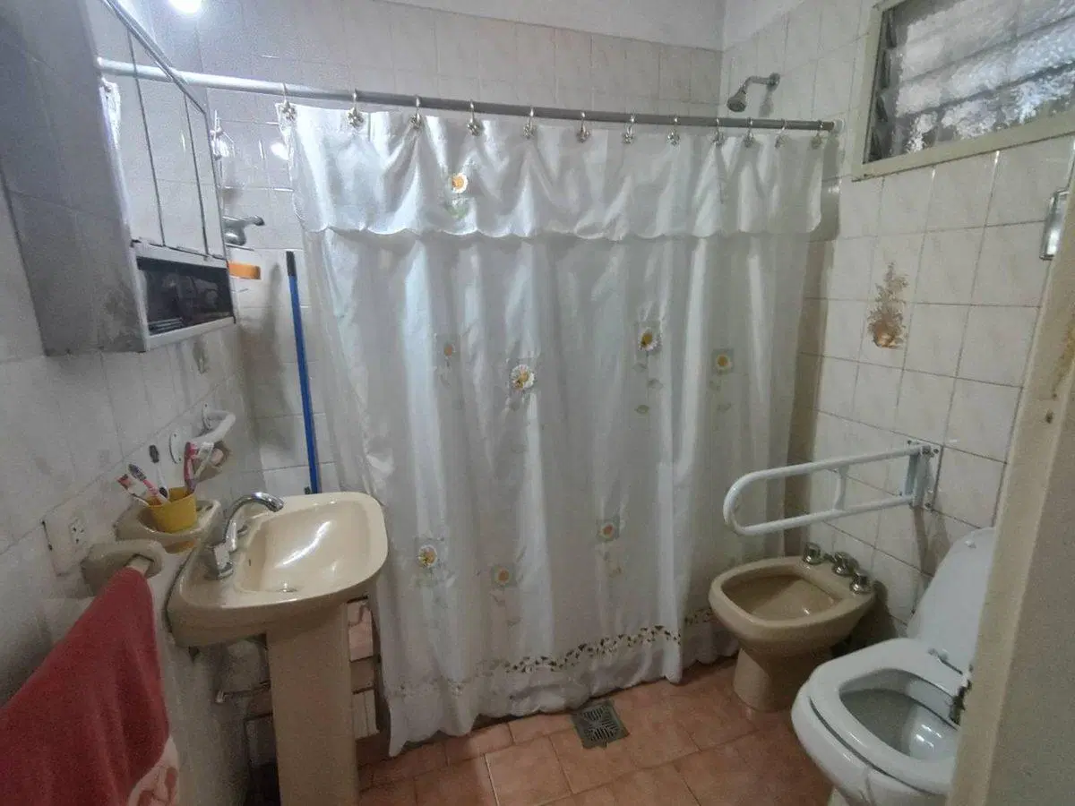 VENTA PH 3 AMBIENTES AL FRENTE CON PATIO Y BALCON 4