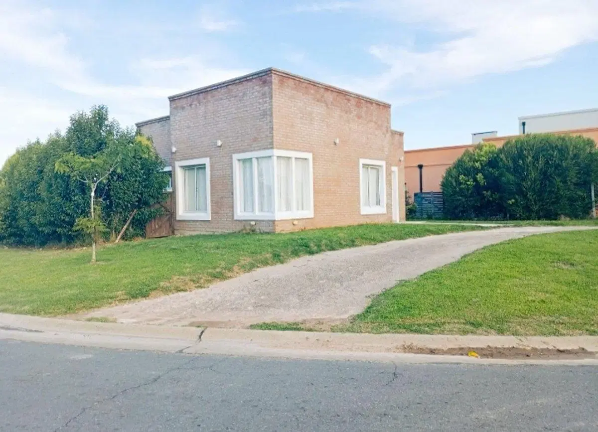 Venta casa 4 ambientes Santa Elena, ant y cuotas 4