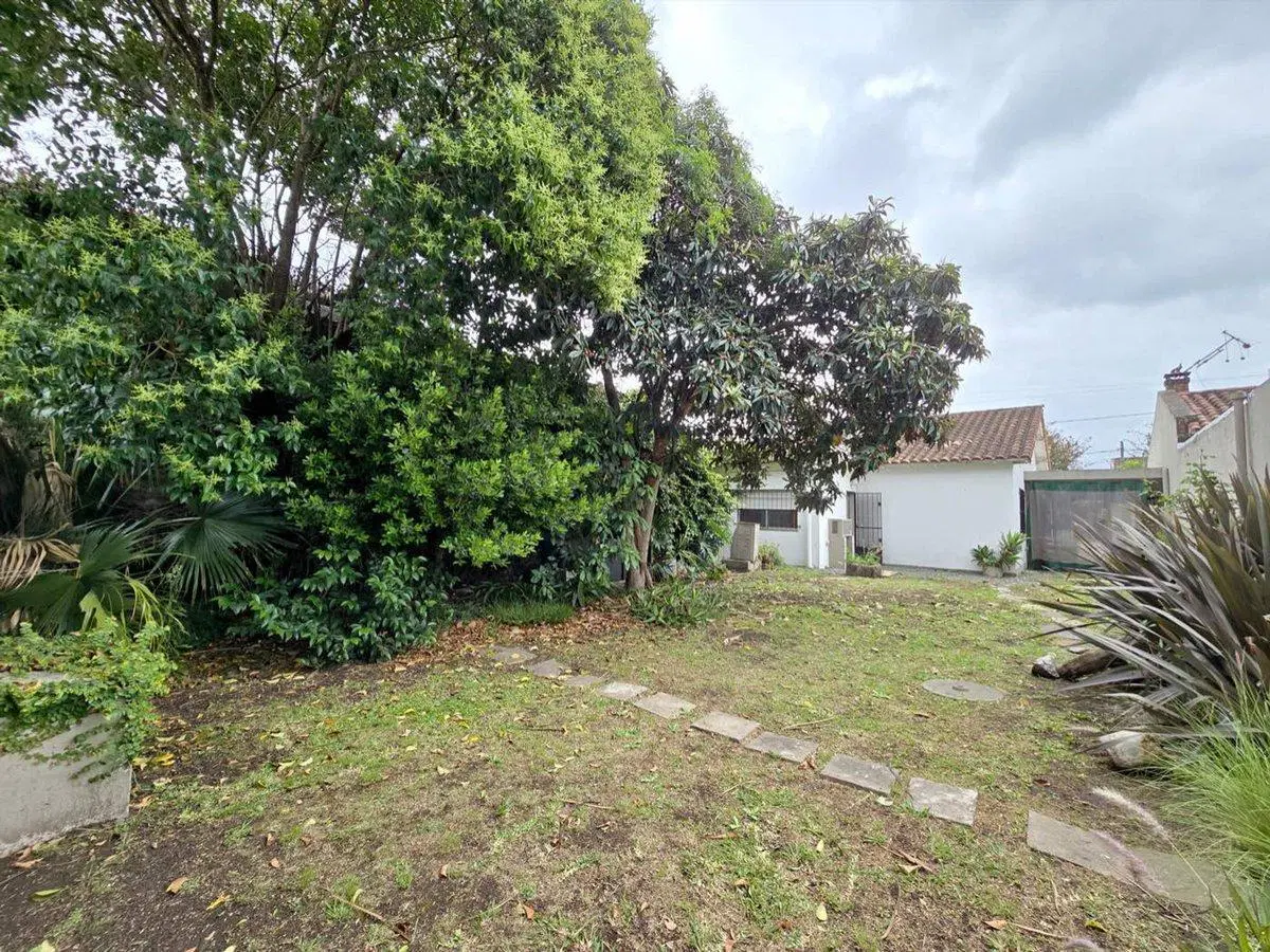 VENTA CASA CASTELAR 3 AMBIENTES APTA CREDITO 5