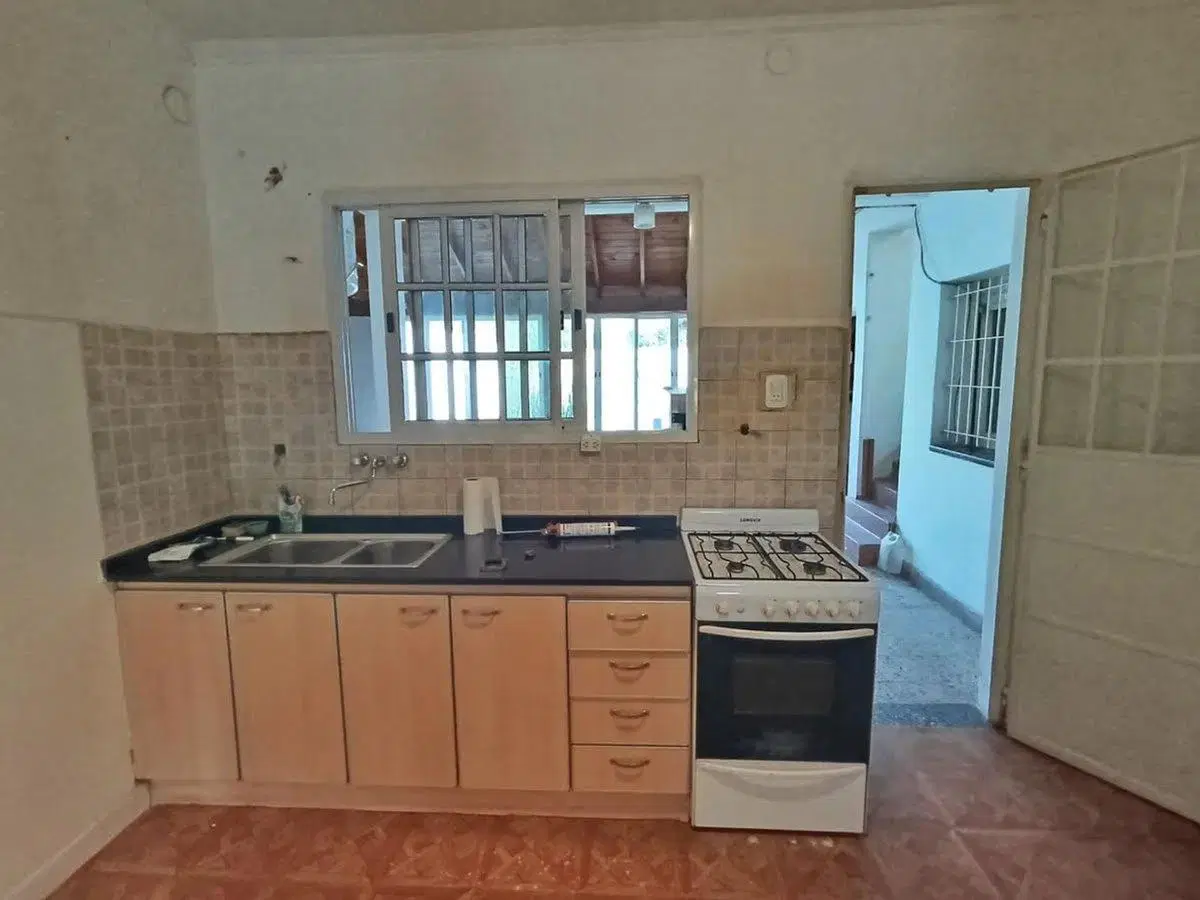 VENTA CASA 3 AMBIENTES MORON LOTE  300 m² 4