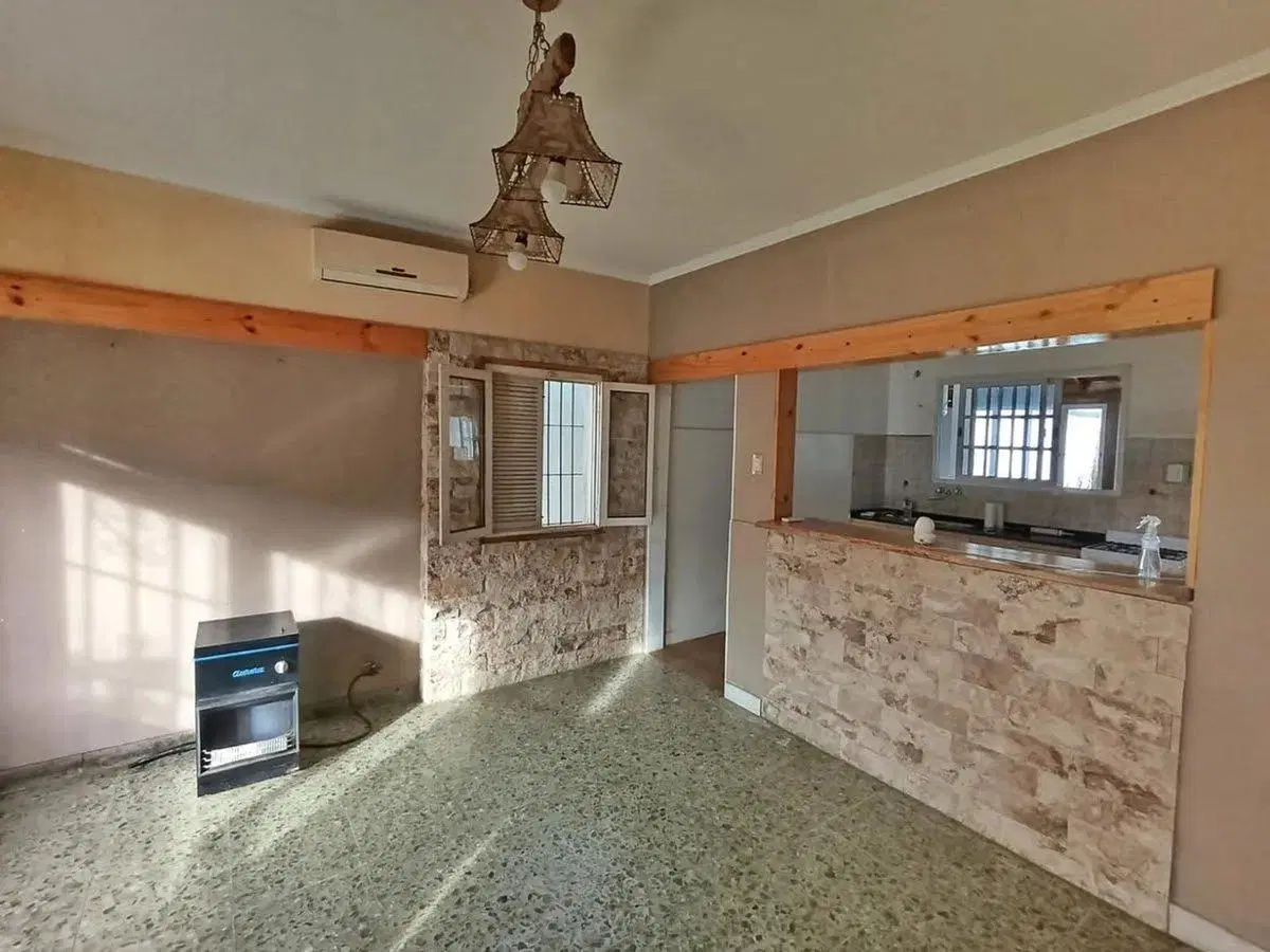 VENTA CASA 3 AMBIENTES MORON LOTE  300 m² 2
