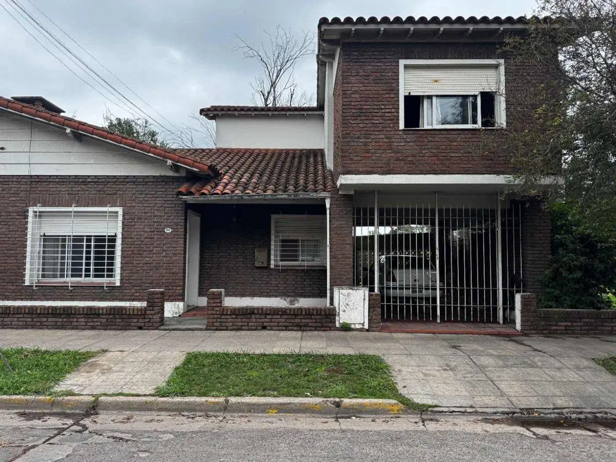 VENTA CASA 5AMB PADUA NORTE PATIO COCHERA OFICINA 4