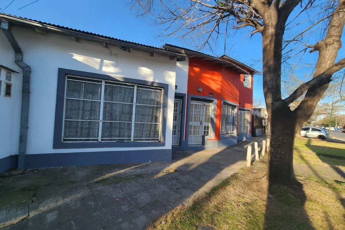 VENTA 3 LOCALES + VIVIENDA  ITUZAINGO NORTE 3