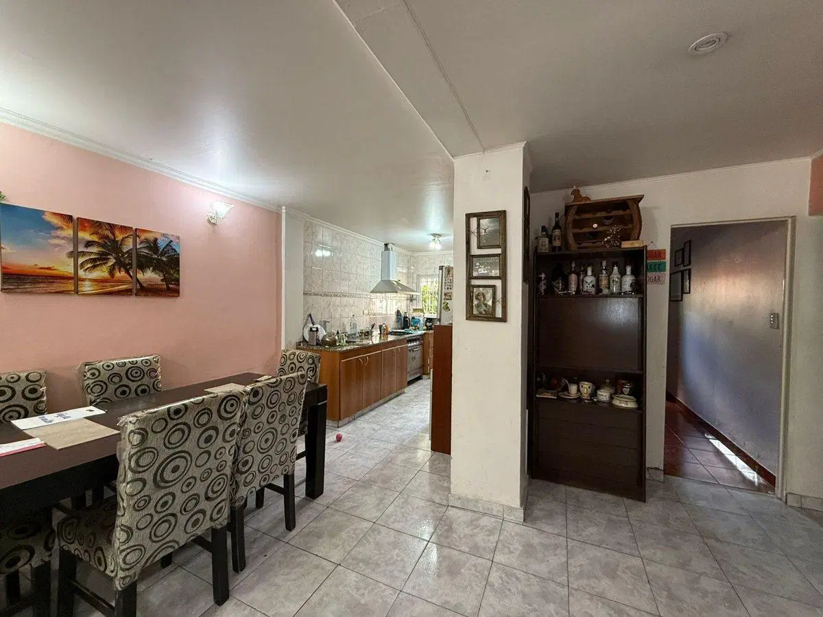 VENTA CASA 3 AMB CON JARDÍN - CASTELAR 3
