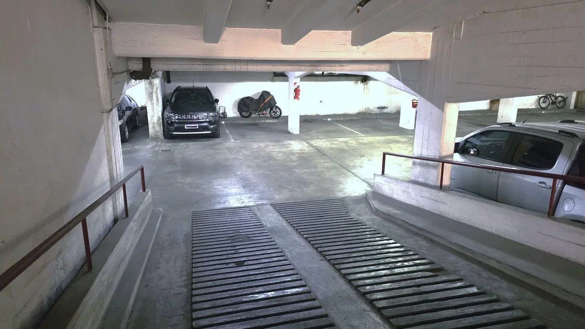 VENTA COCHERA CUBIERTA EN CENTRO DE MORON 3