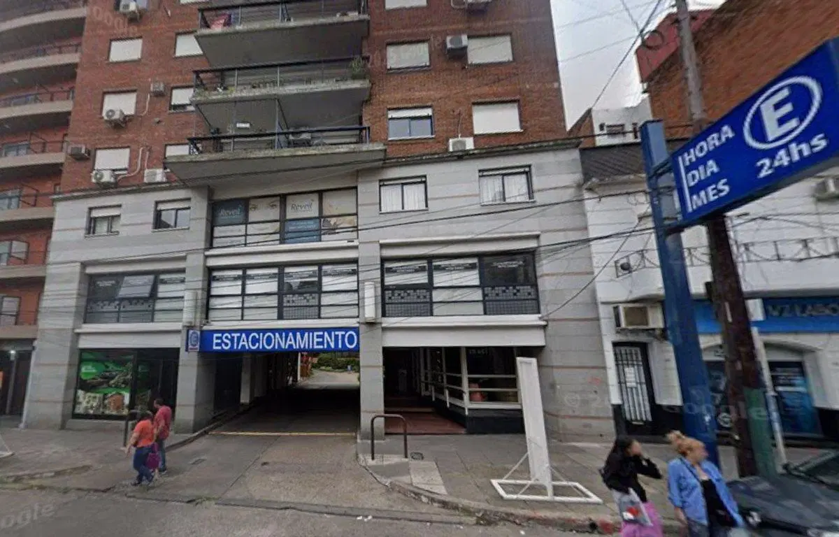 VENTA COCHERA CUBIERTA EN CENTRO DE MORON 5