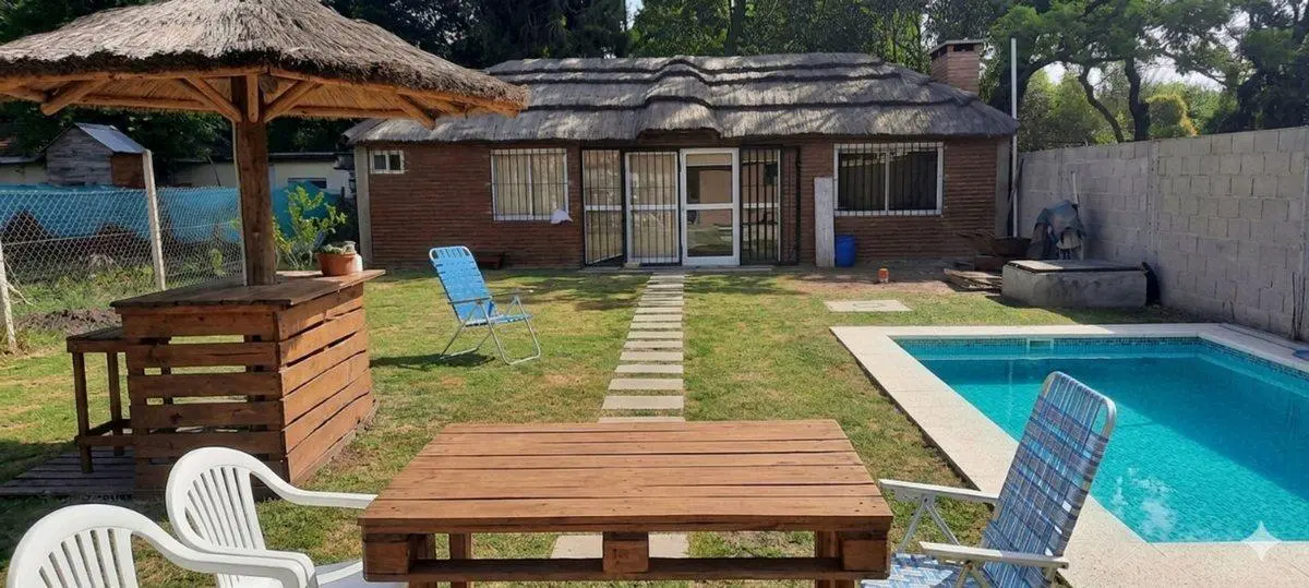 CASA 3 AMBIENTES EN VENTA DEL VISO- QUINCHO PILETA 4