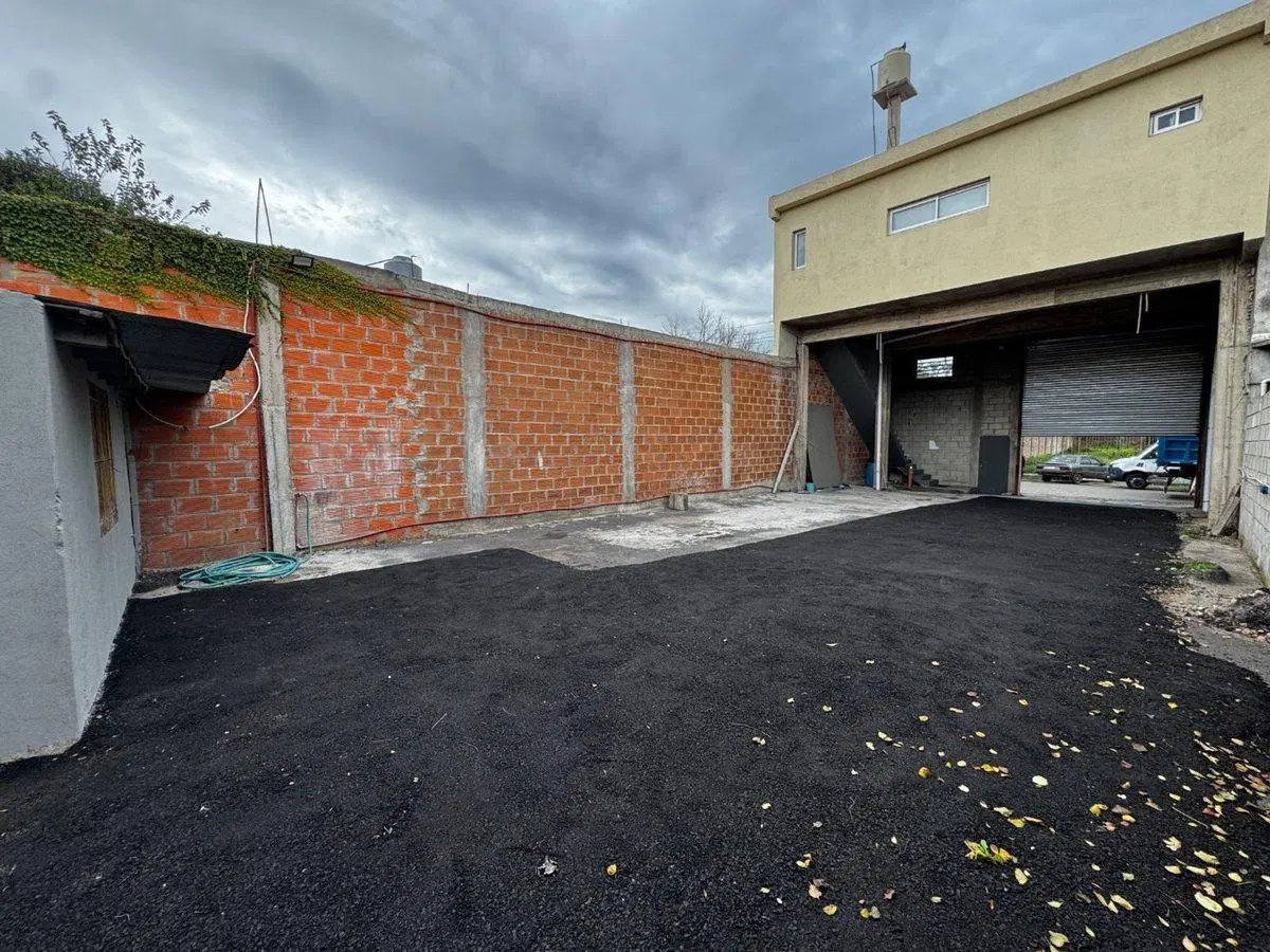 VENTA TERRENO IDEAL GALPON DEPOSITO + LOFT/OFICINA 2