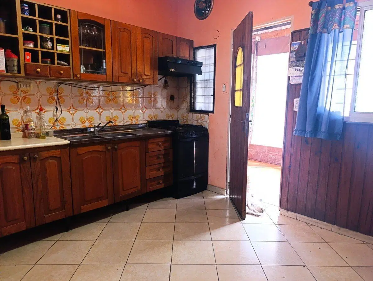 CASA VENTA 3 AMBIENTES ITUZAINGO CON COCHERA PATIO 4
