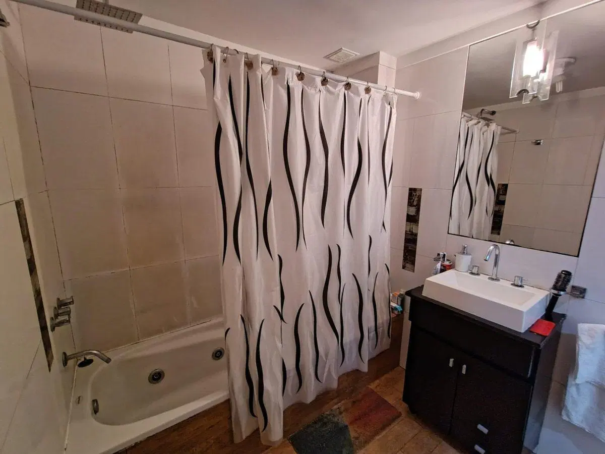 VENTA SEMIPISO 3 AMBIENTES AL FRENTE EN FLORES 5