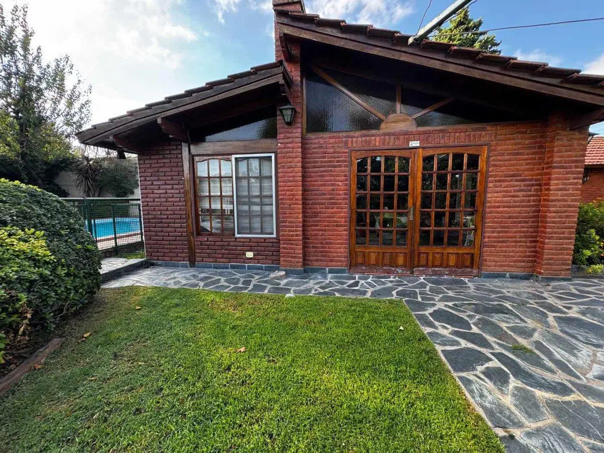 VENTA CASA QUINTA PILETA 1470M2 VILLA UDAONDO 2
