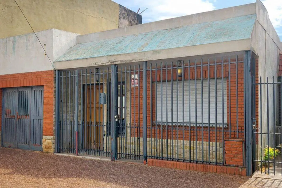 VENTA CASA 4 AMB VILLA TESEI CON JARDIN Y GARAGE 3