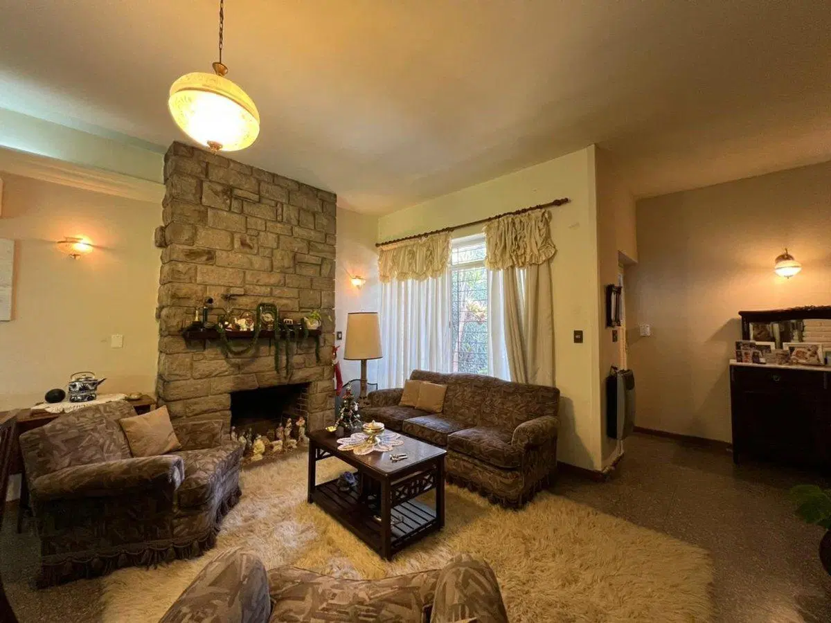 VENTA CASA 4 AMB COCH-JARD APTO CRED. V. SARMIENTO 2