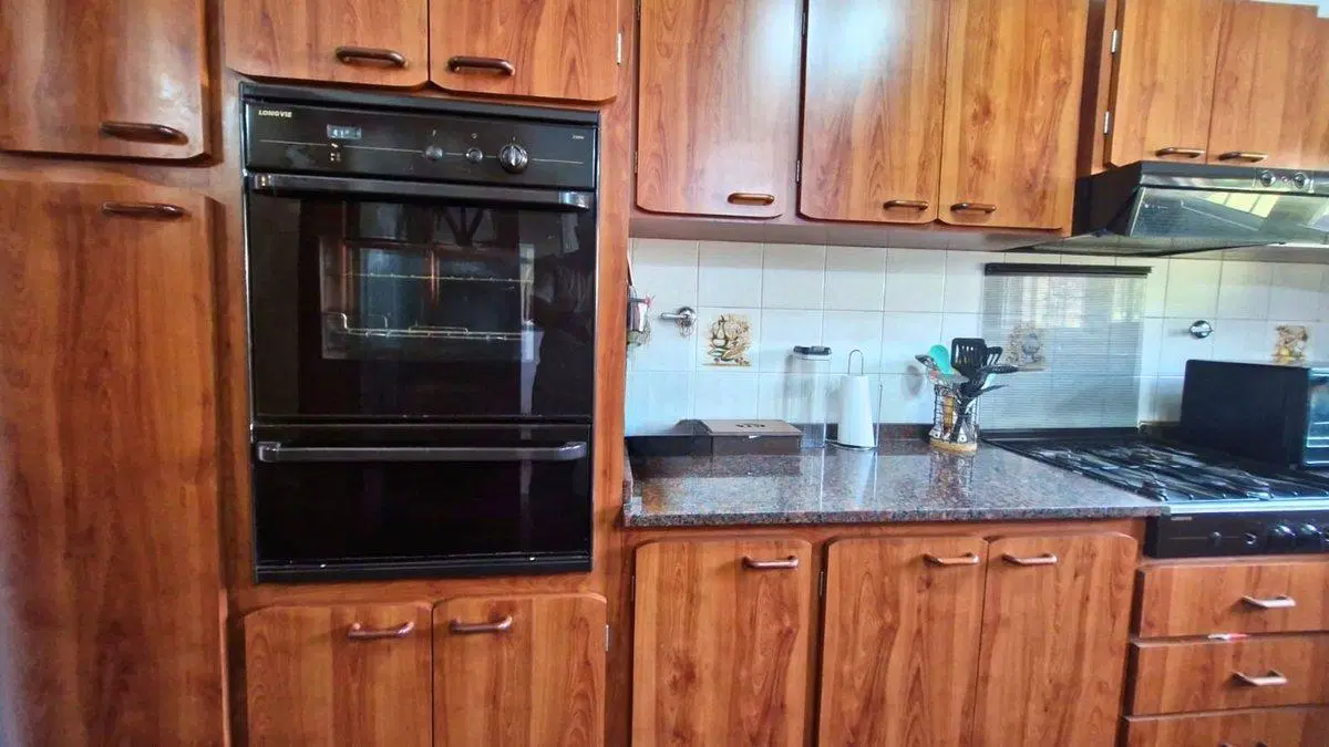 VENTA CASA 4 AMBIENTES HURLINGHAM CON PILETA 2