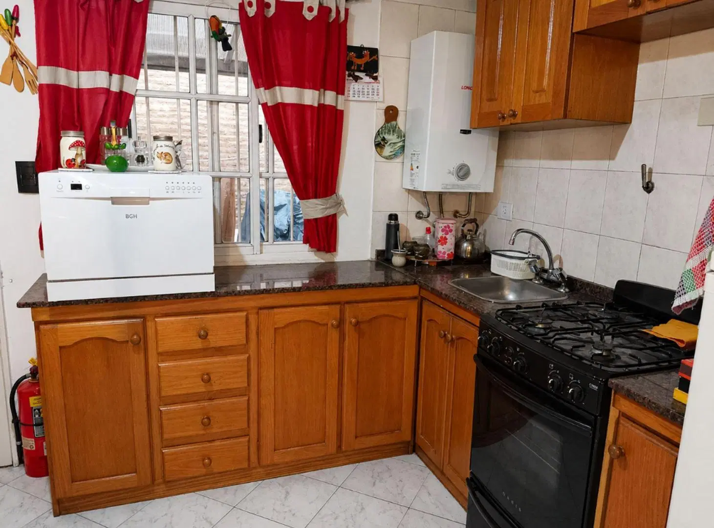VENTA PH/TRIPLEX 5 AMB., COCH. Y PATIO - MATADEROS 4