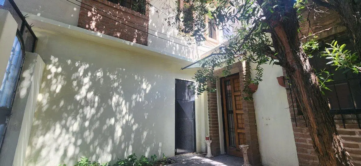 VENTA CASA MORON 3 AMBIENTES 5