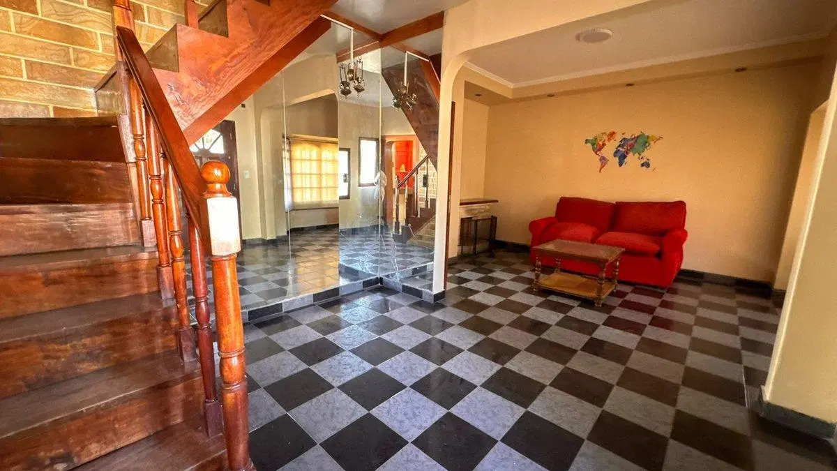 VENTA CASA 4 AMB. PARQUE/PILETA/COCHERA  ITUZAINGO 4