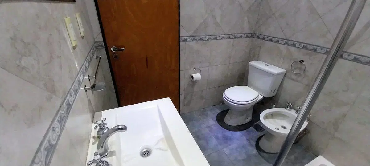CASA EN MORENO VENTA 2 DORMITORIOS+ JARDIN+COCHERA 4
