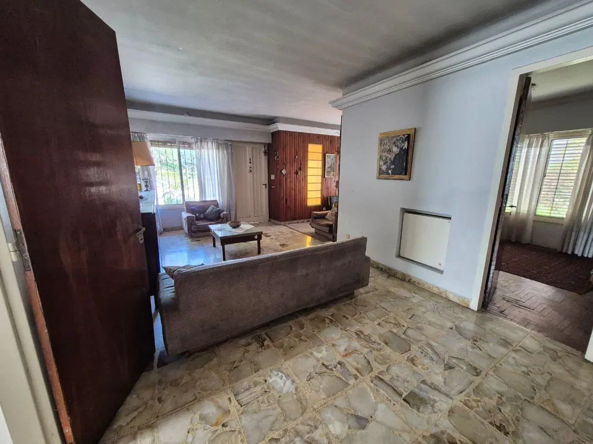 VENTA CASA CASTELAR NORTE 5 AMB LOTE DE 643 MTS 3
