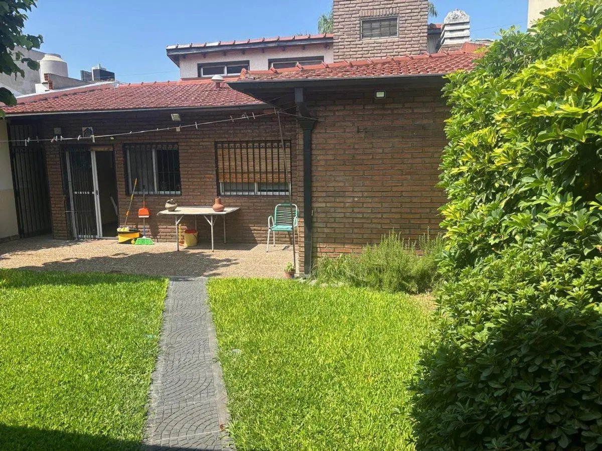 CASA EN VENTA CASTELAR NORTE QUINCHO Y PARRILLA 3