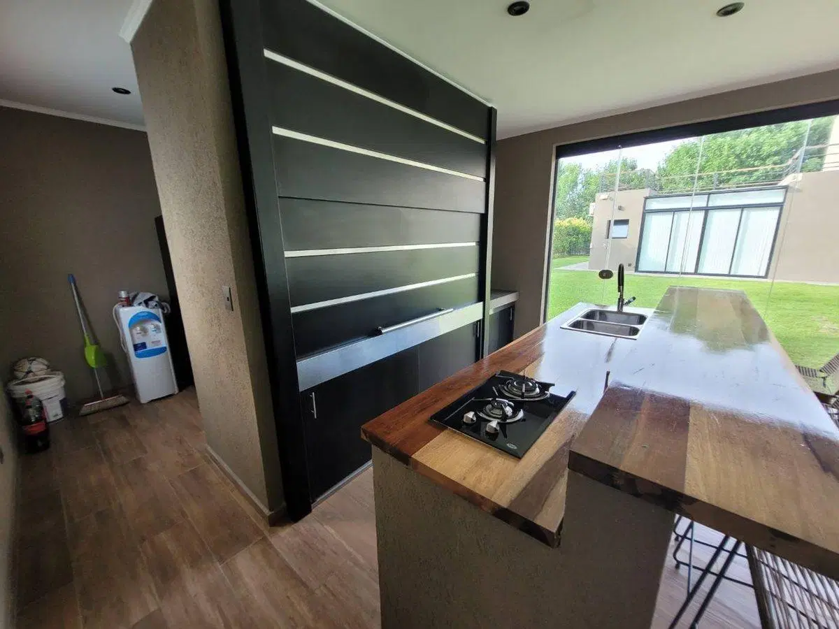 VENTA CASA 6 AMB SAUNA JACUZZI PILETA PERMUTA 3