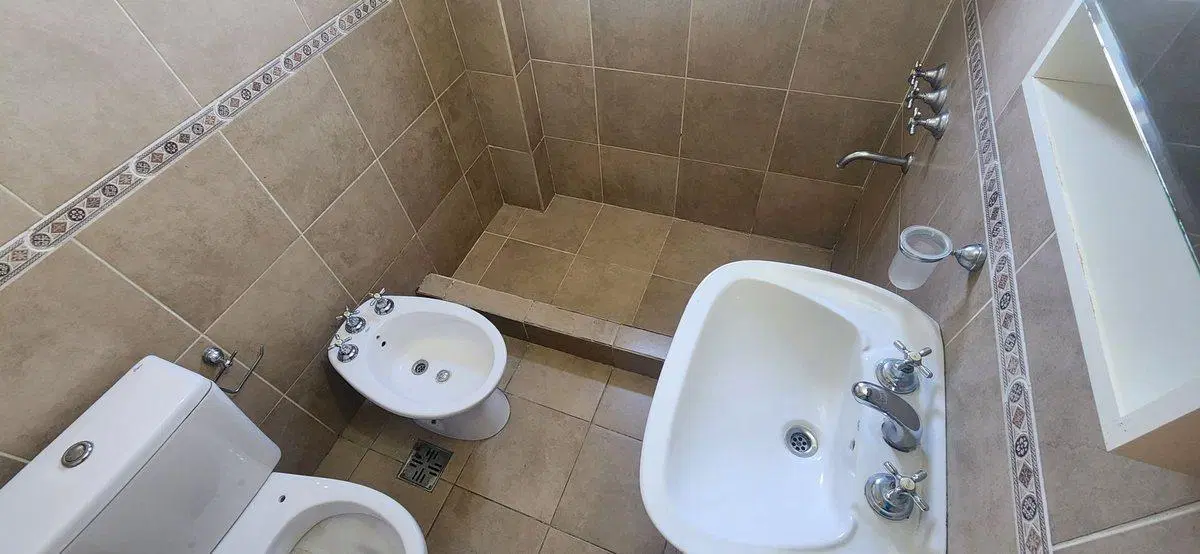 VENTA DEPTO 2 AMBIENTES CASTELAR APTO CREDITO 5