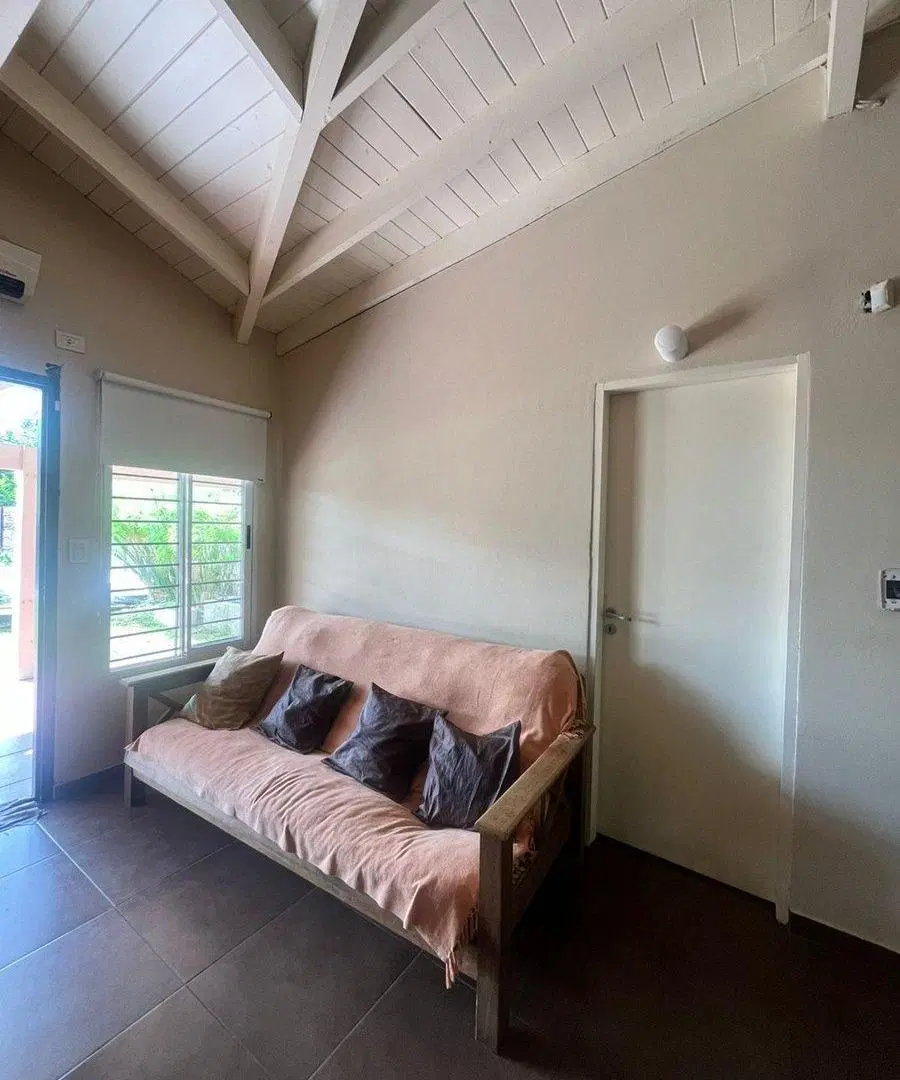 Venta Casa con parque y pileta 3