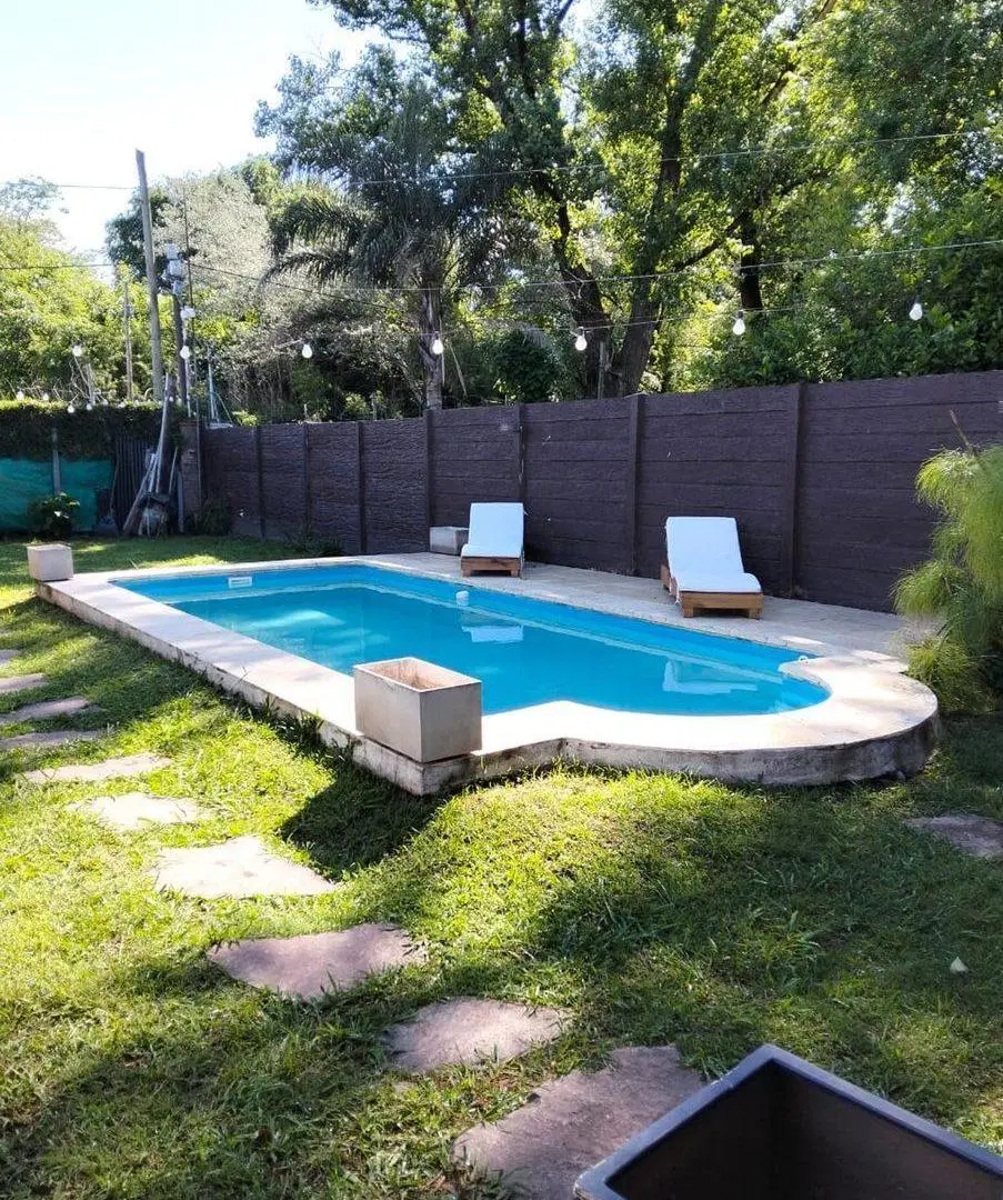 Venta Casa con parque y pileta 4
