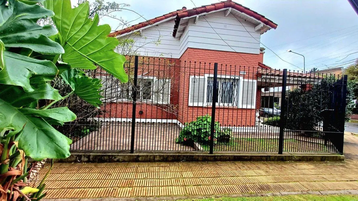VENTA CHALET 3AMBIENTE CASTELAR AP.CREDITO PERMUTA 2