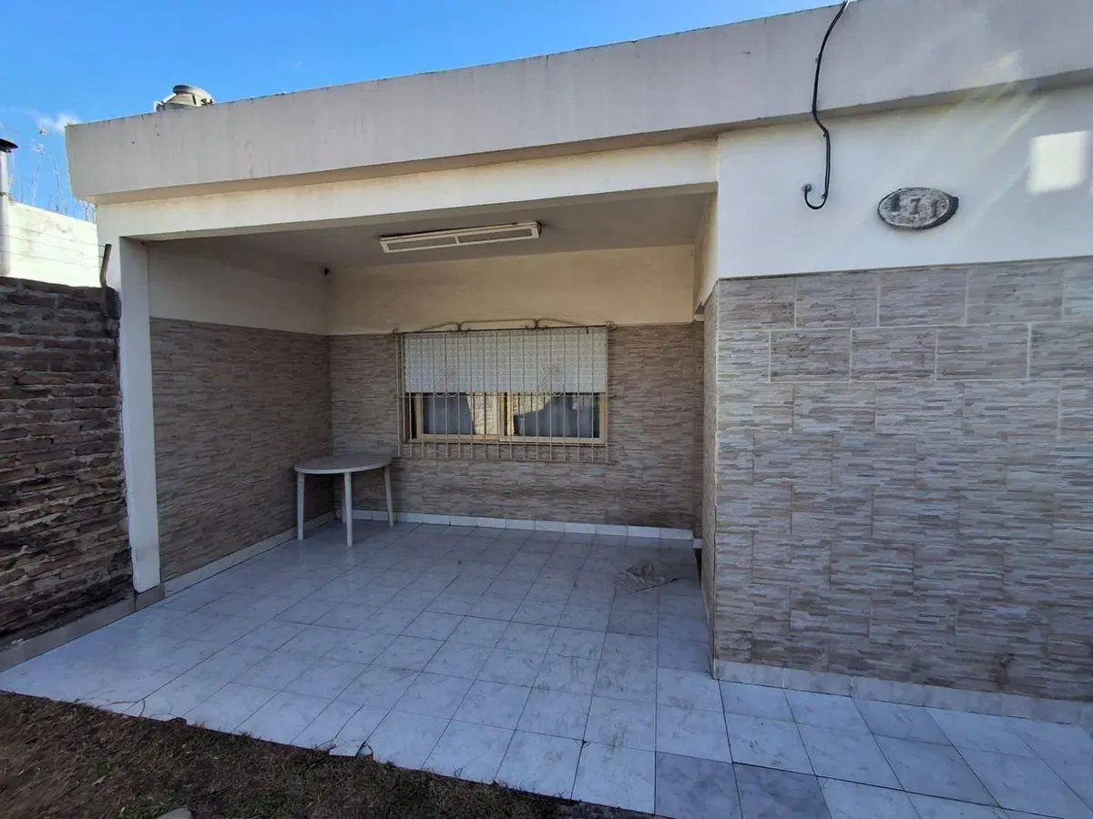VENTA  LIBERTAD 2 CASAS SOBRE TERRENO PROPIO 2