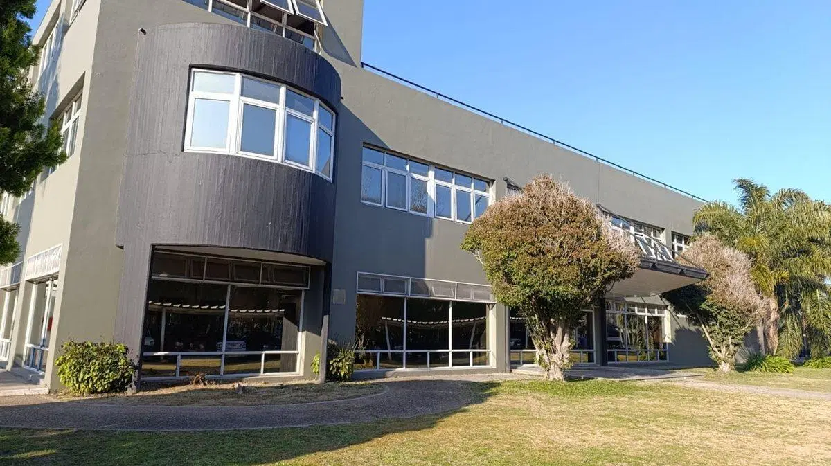 ALQUILER OFICINAS EN TORTUGUITAS 2