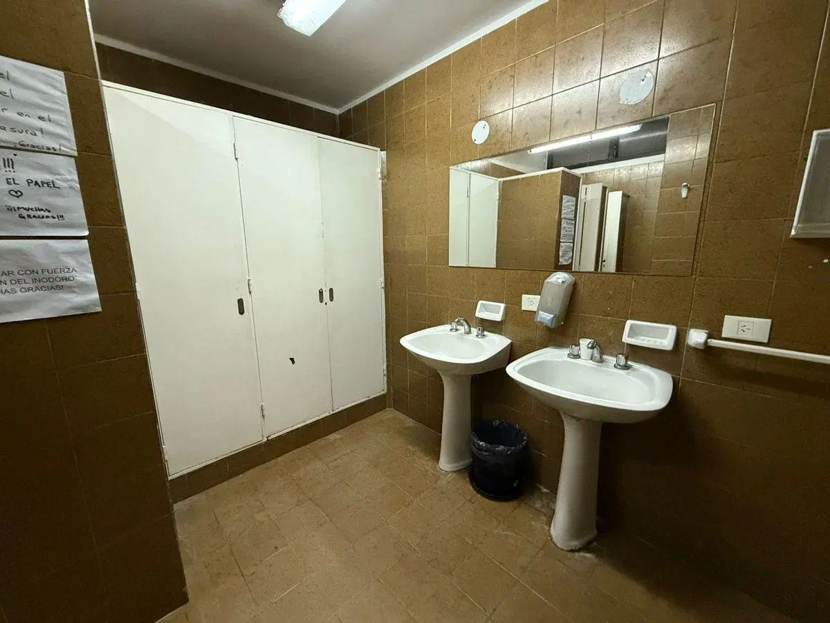 LOCAL CON SÓTANO EN VENTA EN MORÓN CENTRO 4
