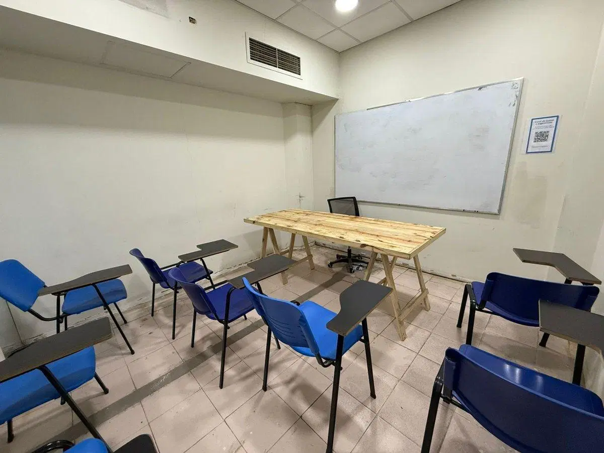 OFICINAS LOCAL EN VENTA EN MORÓN CENTRO CON SOTANO 5