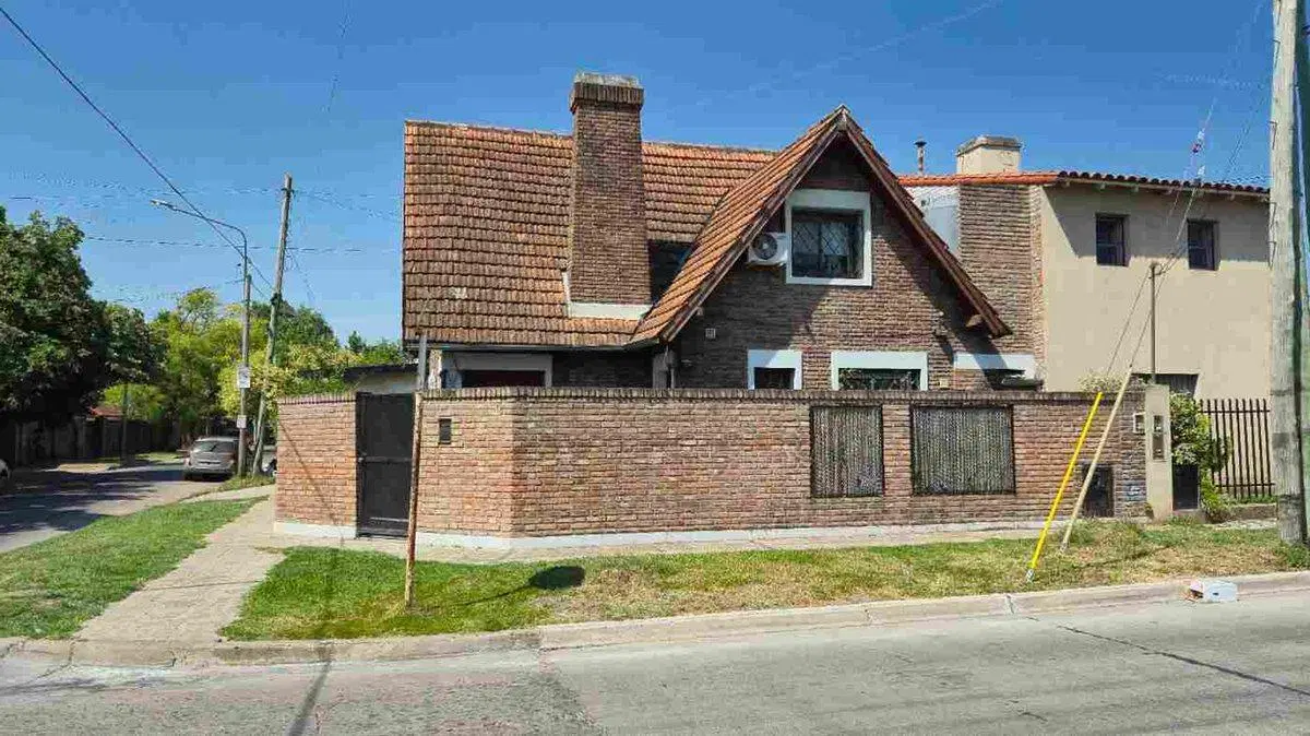 VENTA CASA 5 AMB COCHERA HURLINGHAM PERMUTA 5
