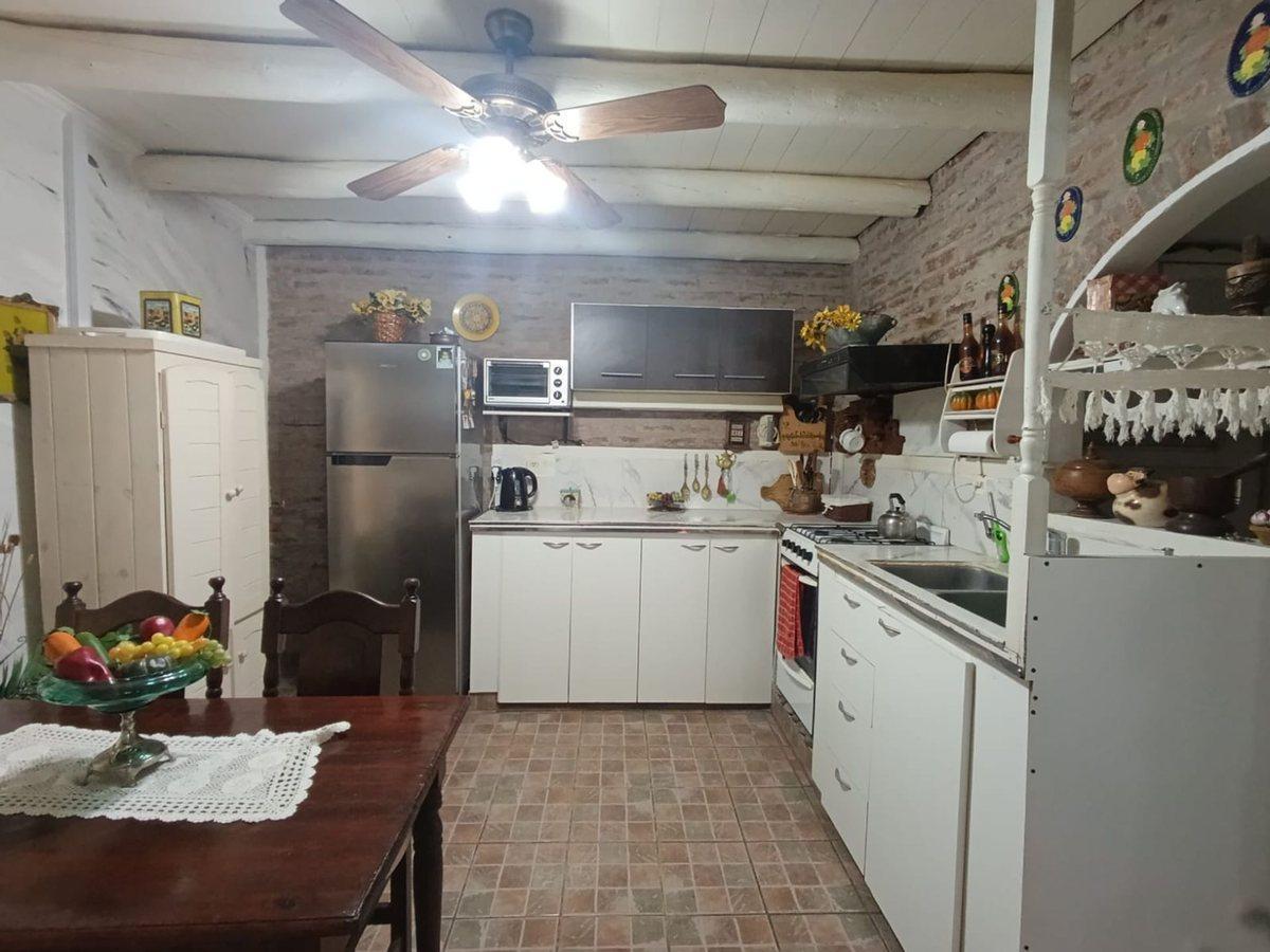 Foto de CASA VENTA 5 AMBIENTES CON COCHERA MERLO, imagen 3